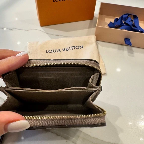 Louis Vuitton Monogram Empreinte Leather Zippy Coin Purse - Tourterelle - Picture 9 of 14